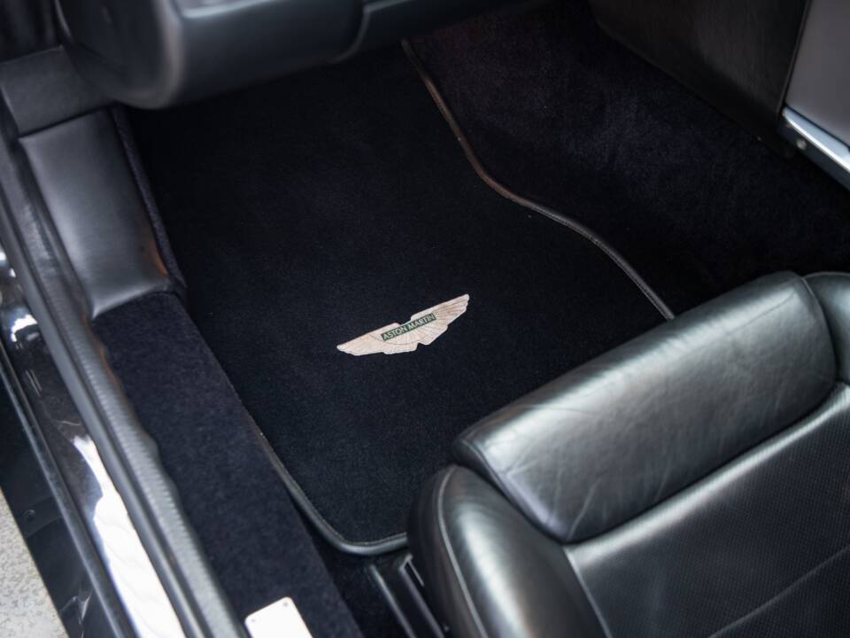 Image 24/50 de Aston Martin V12 Vanquish (2004)