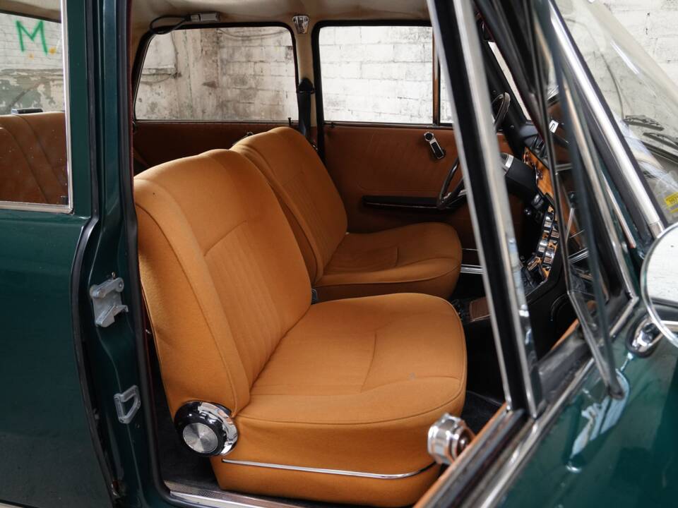 Image 36/83 of Alfa Romeo 1750 Berlina (1970)