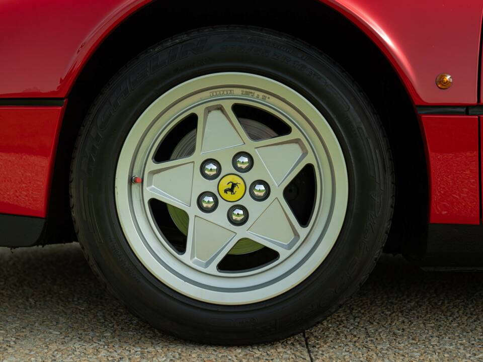 Image 39/50 de Ferrari 208 GTB Turbo (1987)