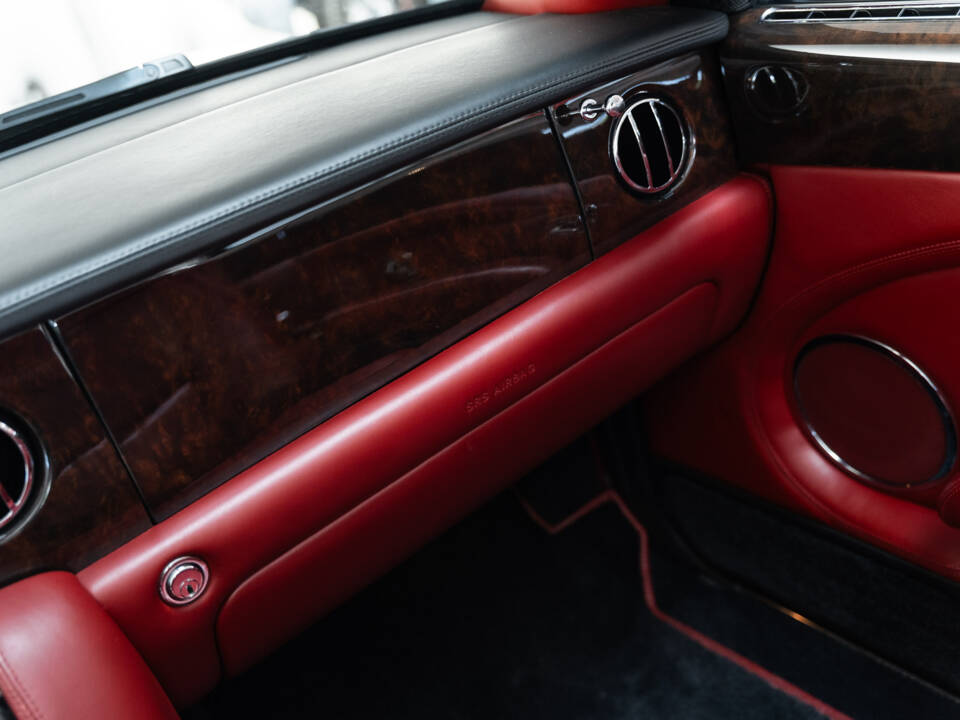 Immagine 27/45 di Bentley Azure (2007)