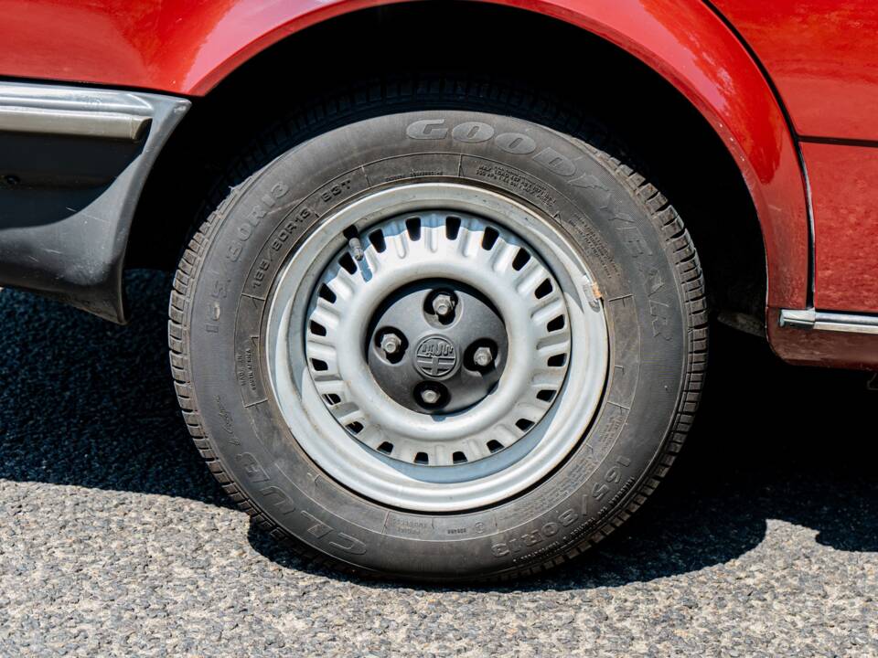 Imagen 28/50 de Alfa Romeo Giulietta 1.6 (1981)