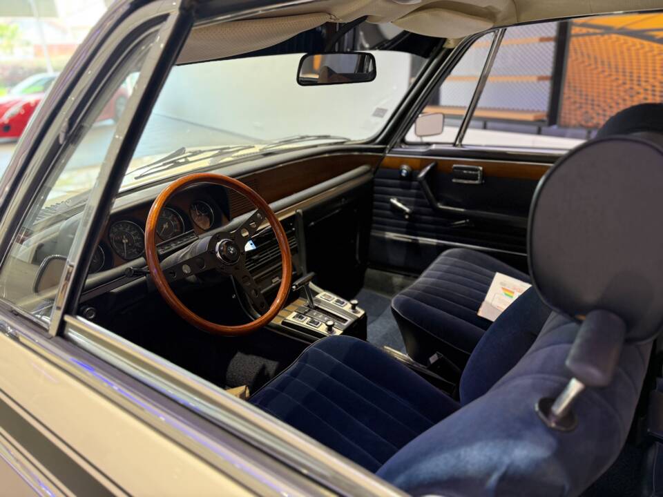 Image 10/35 of BMW 3.0 CS (1974)
