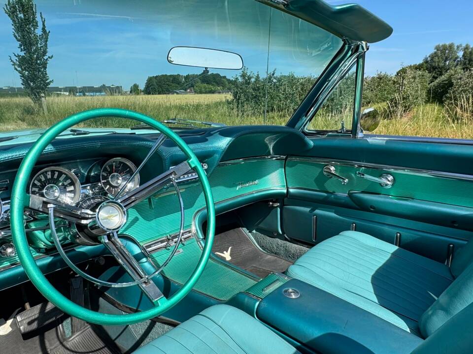 Bild 42/47 von Ford Thunderbird (1962)