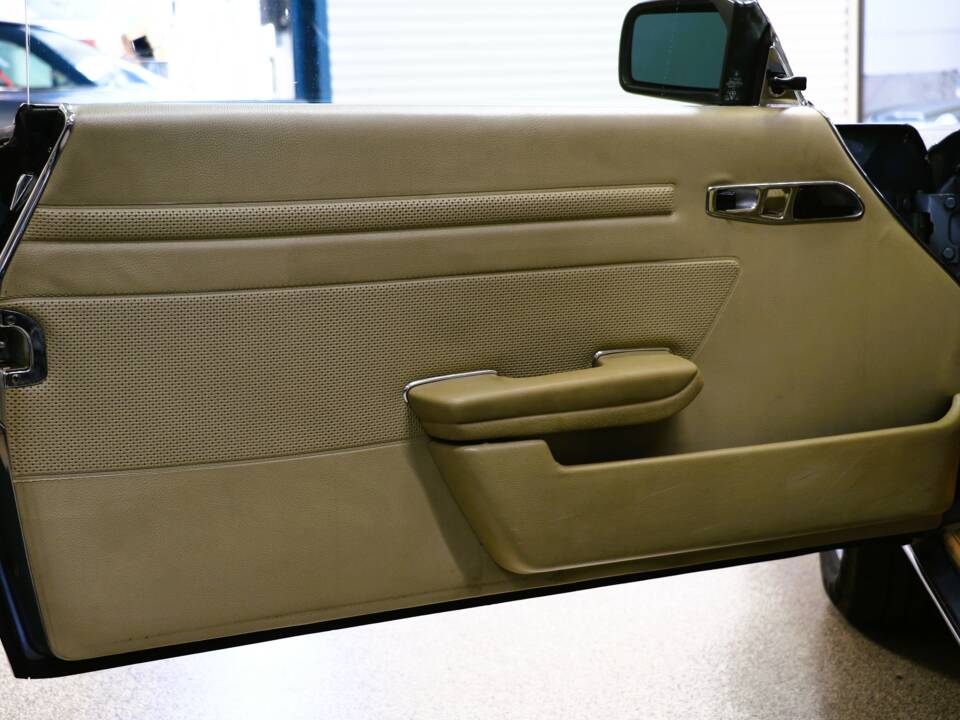 Image 21/41 de Mercedes-Benz 450 SLC 5,0 (1979)