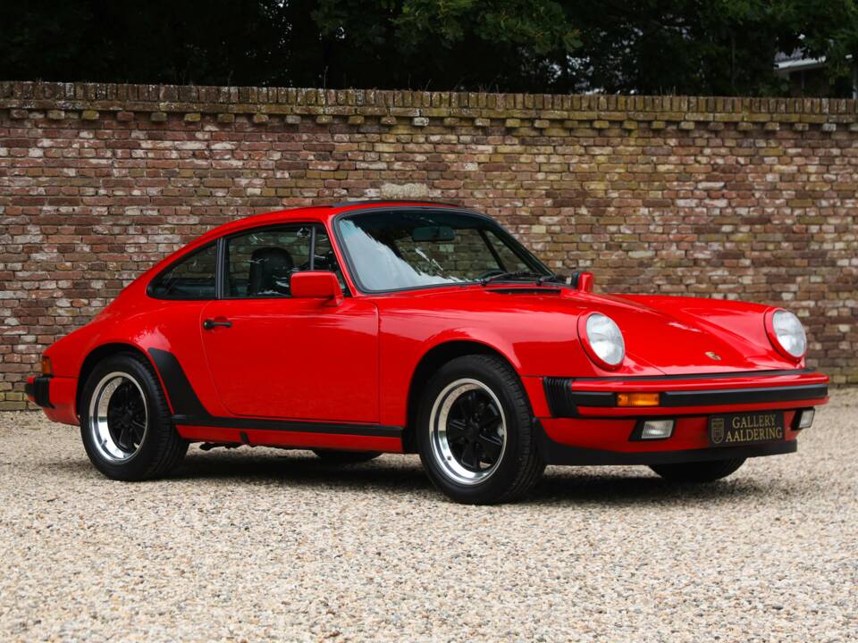 Image 35/50 of Porsche 911 Carrera 3.2 (1988)