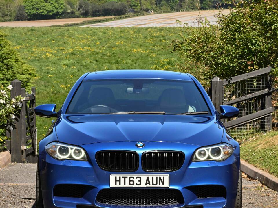Bild 13/50 von BMW M5 (2014)