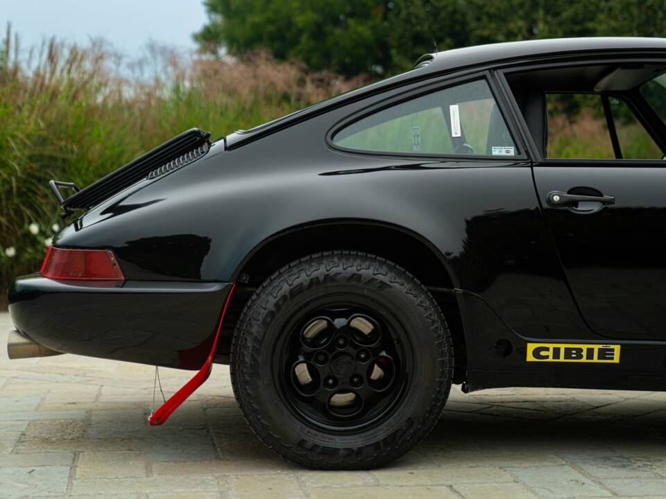 Immagine 37/50 di Porsche 911 Carrera 3.2 (1986)