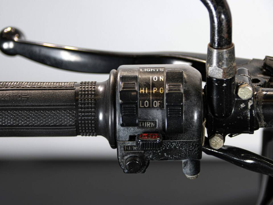 Bild 34/46 von Yamaha TDR 125 R (1992)