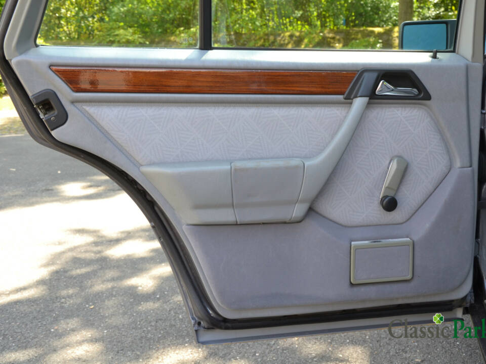 Bild 17/44 von Mercedes-Benz E 280 T (1994)