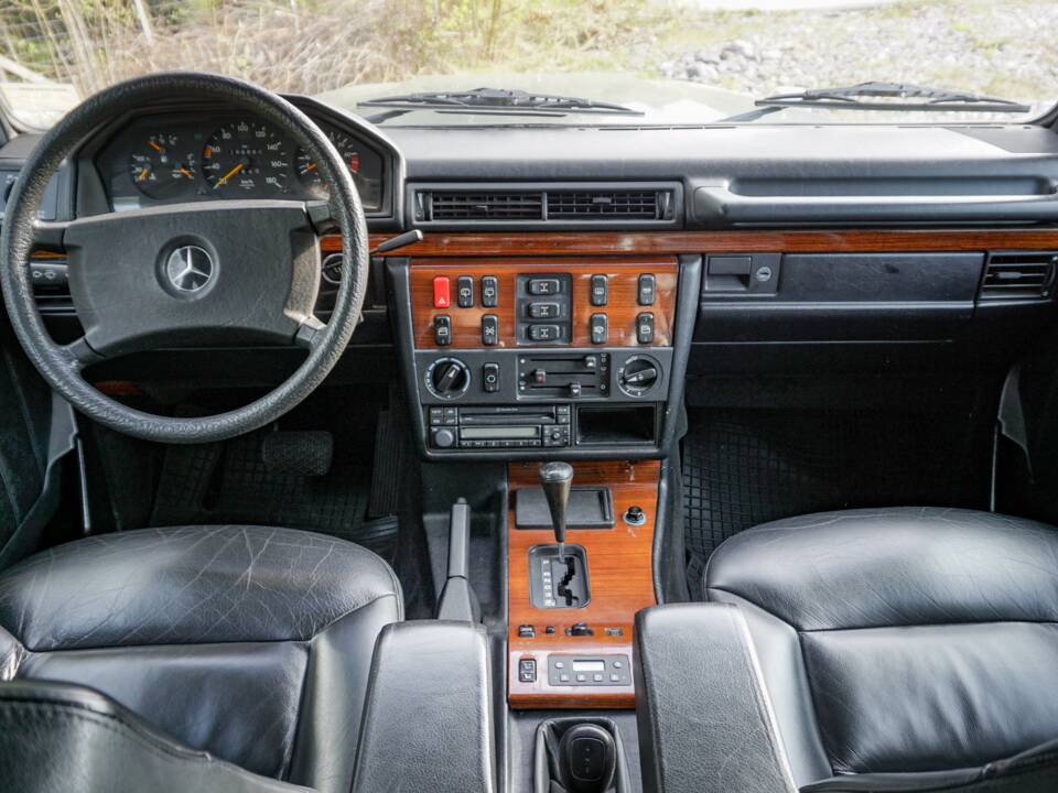 Bild 14/45 von Mercedes-Benz 300 GE (lang) (1991)