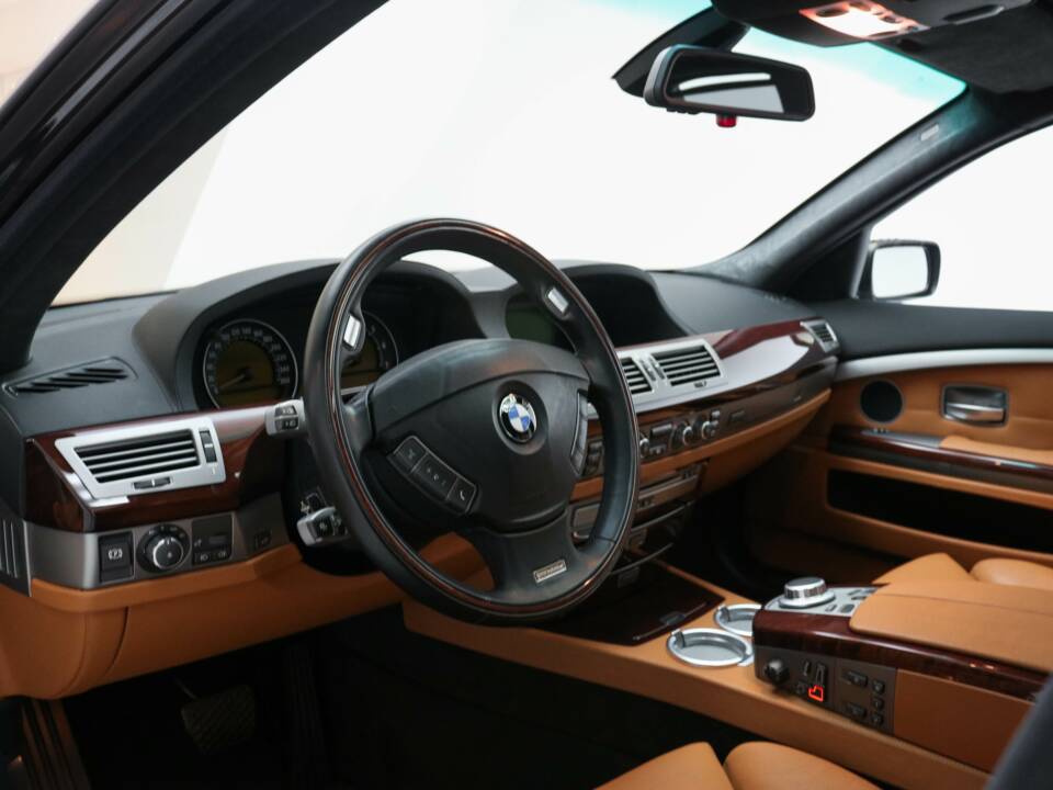 Bild 5/18 von BMW 760i (2005)
