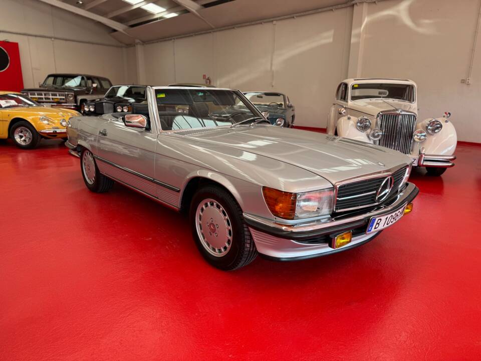 Image 15/34 of Mercedes-Benz 420 SL (1987)