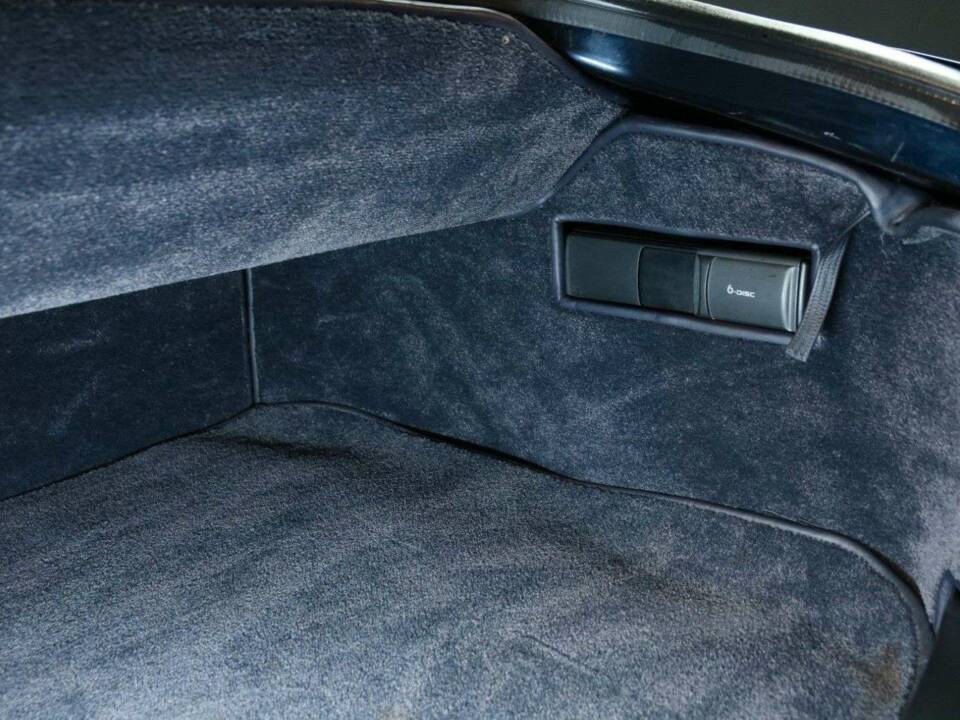 Image 45/49 de Bentley Azure (2006)