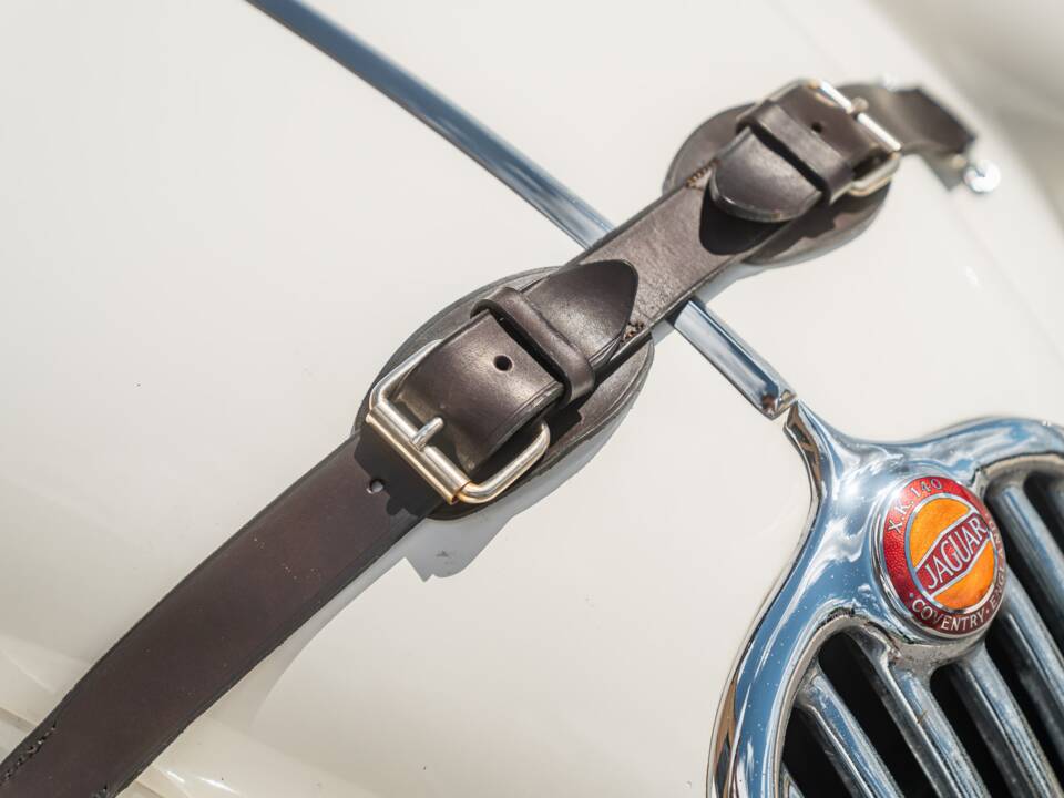 Image 14/58 of Jaguar XK 140 SE DHC (1955)