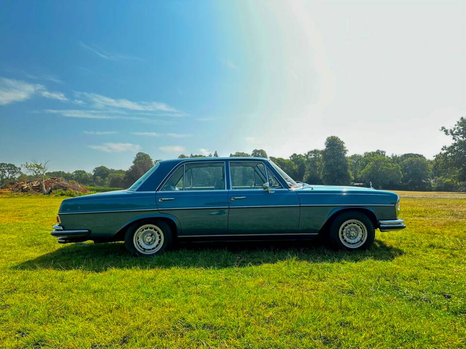 Image 16/57 de Mercedes-Benz 280 SE 3,5 (1972)