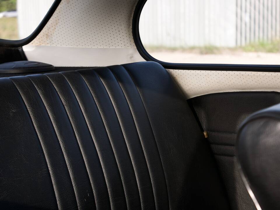 Image 46/54 of Volkswagen Beetle 1500 (1969)