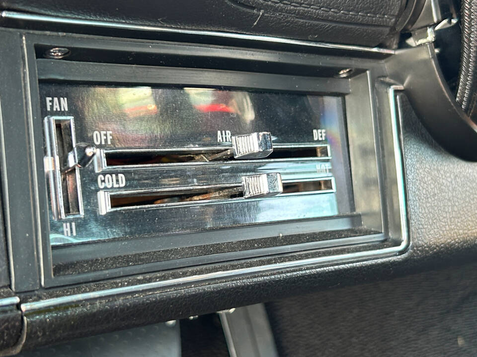 Image 66/100 of Chevrolet Camaro (1970)