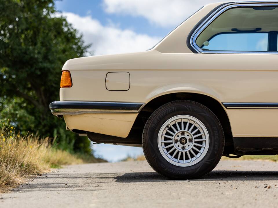Image 32/48 of BMW 320/6 (1980)
