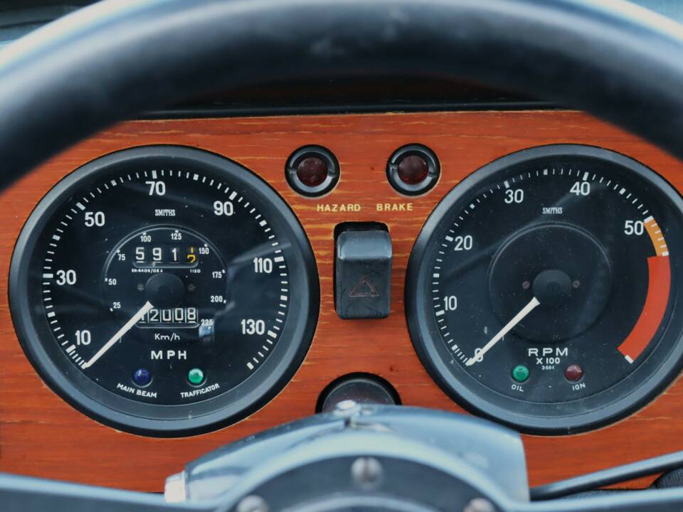 Image 31/50 de Triumph TR 6 (1970)