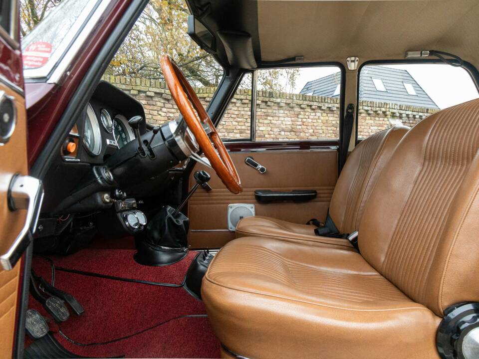 Imagen 32/50 de Alfa Romeo Giulia Nuova Super 1600 (1971)