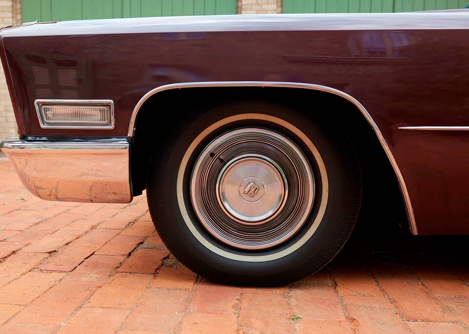 Bild 76/200 von Cadillac Coupe DeVille (1968)