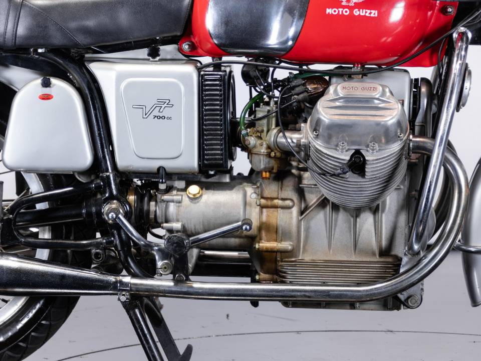 Image 14/50 of Moto Guzzi DUMMY (1969)