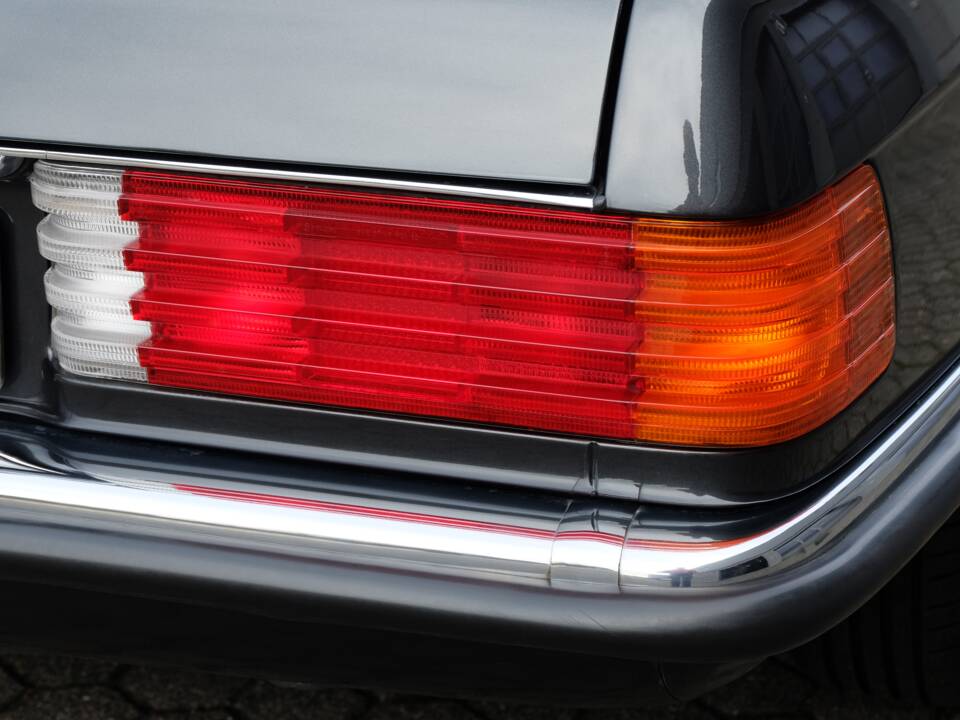 Immagine 34/43 di Mercedes-Benz 300 SL (1987)