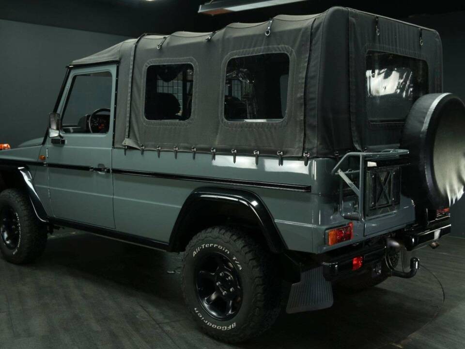 Image 3/50 of Mercedes-Benz G 230 (1993)