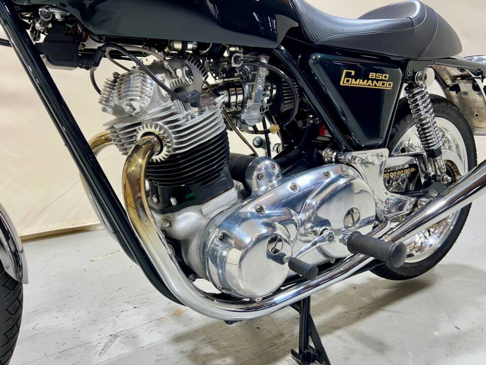 Image 14/16 of Norton Commando 850 Roadster (1975)