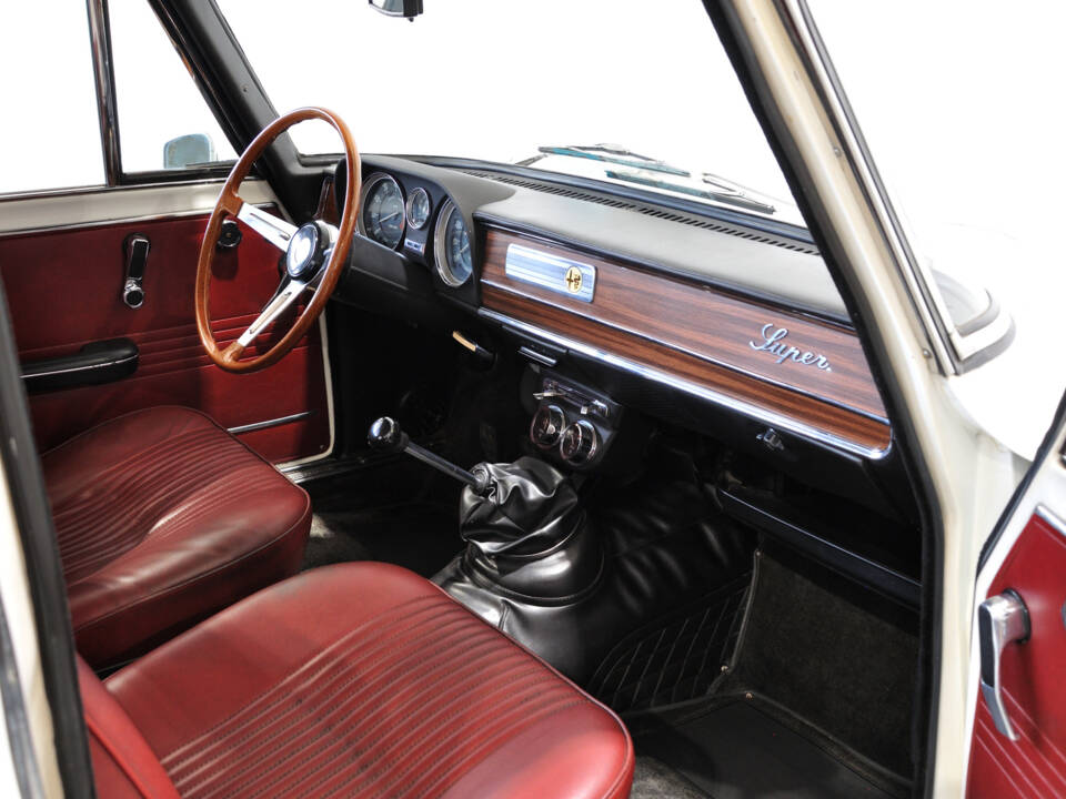 Image 37/63 of Alfa Romeo Giulia 1600 Super Biscione (1969)