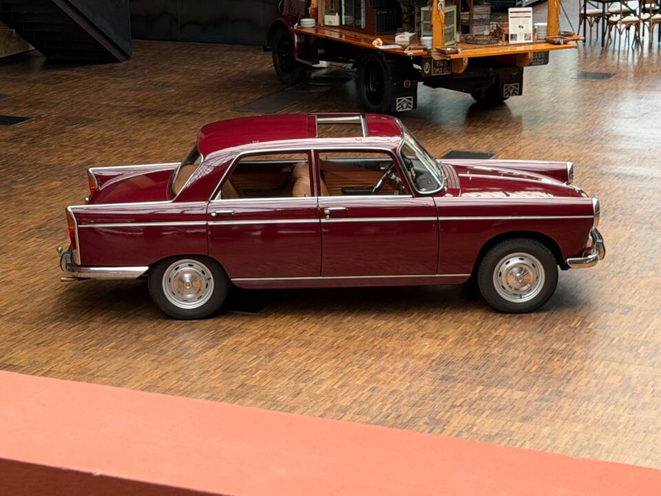 Image 8/36 of Peugeot 404 (1972)