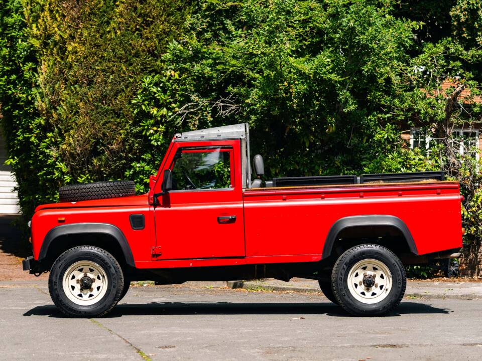 Image 2/19 of Land Rover 110 (1988)