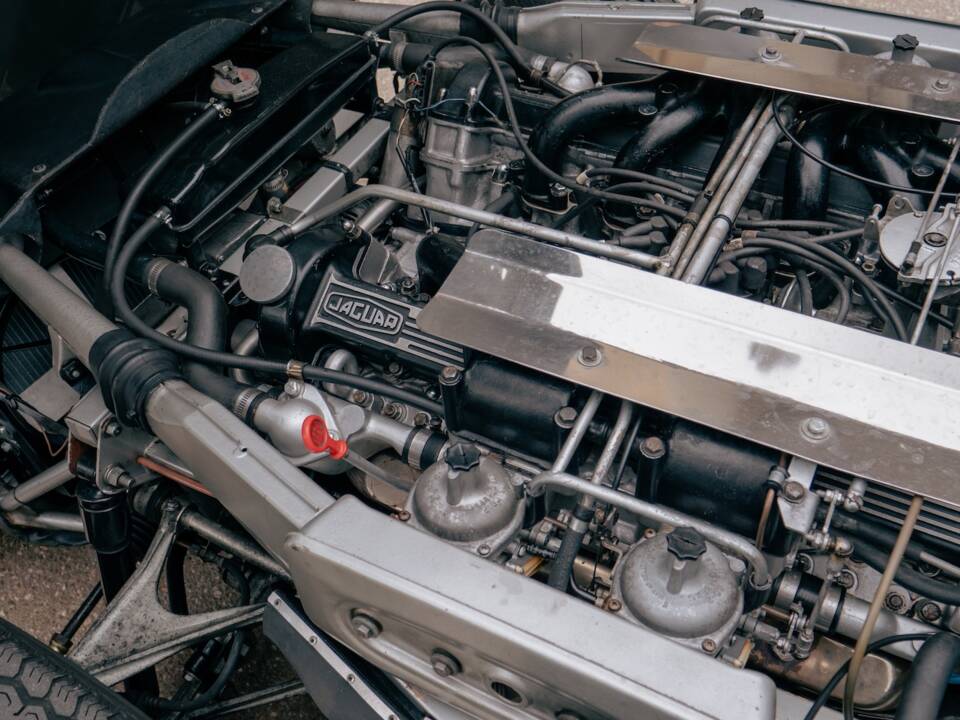 Bild 49/81 von Jaguar E-Type V12 (2+2) (1971)