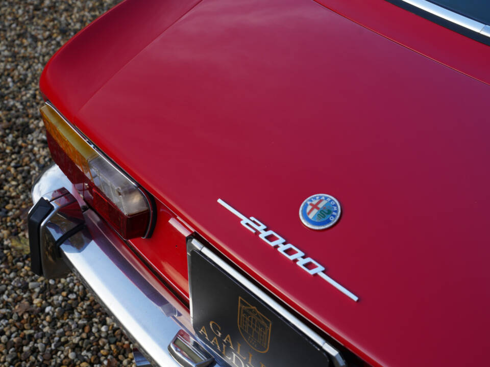 Bild 15/50 von Alfa Romeo 2000 GTV (1972)