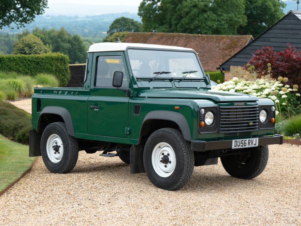 Bild 21/50 von Land Rover Defender 90 Td5 (2006)