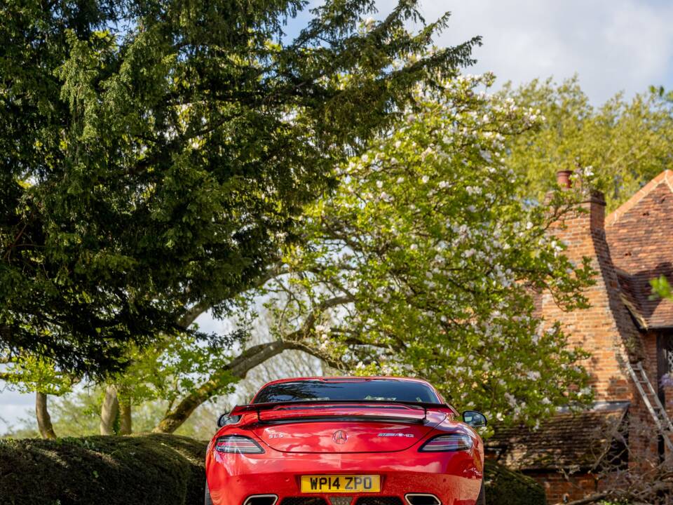 Image 26/50 of Mercedes-Benz SLS AMG GT &quot;Final Edition&quot; (2014)