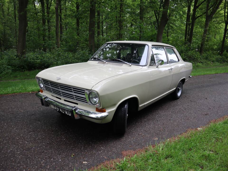 Bild 9/55 von Opel Kadett 1,1 S (1971)