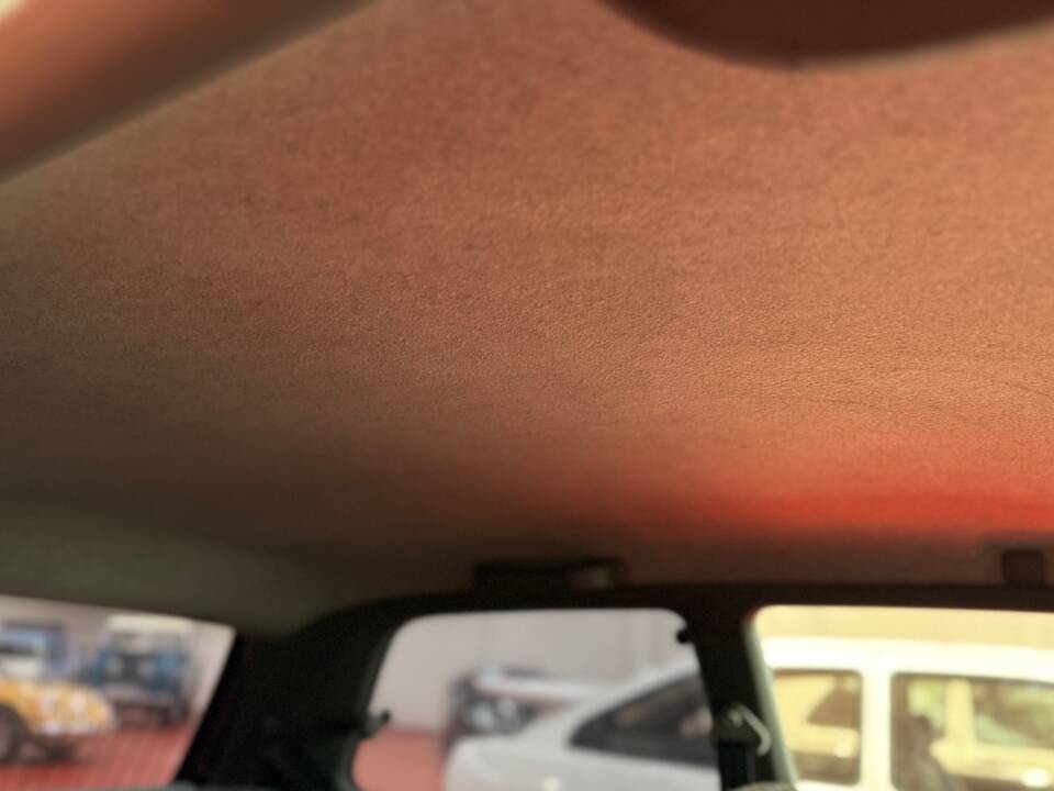 Immagine 14/23 di Renault Clio I 1.8 16V (1991)