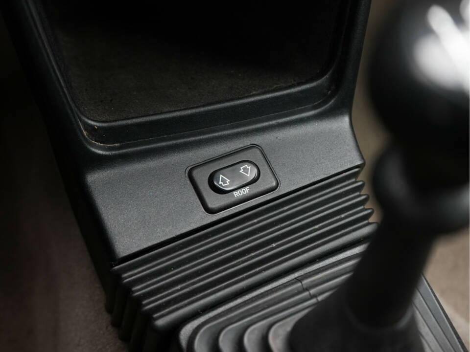 Image 17/29 of Saab 900 2.0i 16V (1993)