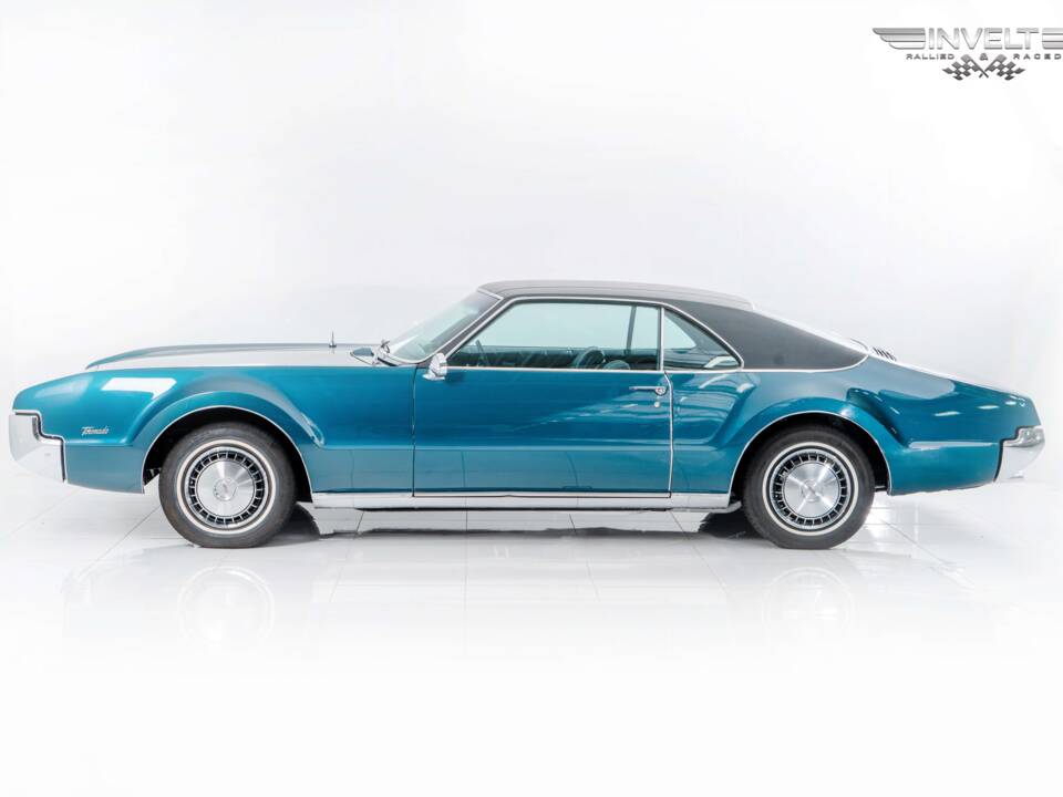 Image 4/16 of Oldsmobile Toronado (1967)