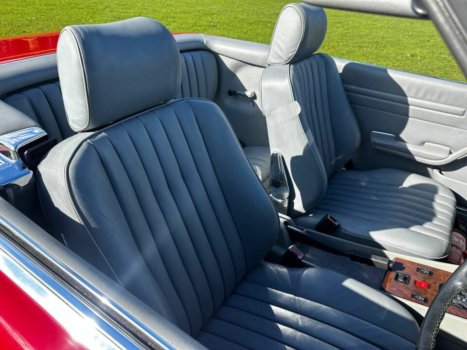 Image 19/50 de Mercedes-Benz 300 SL (1988)