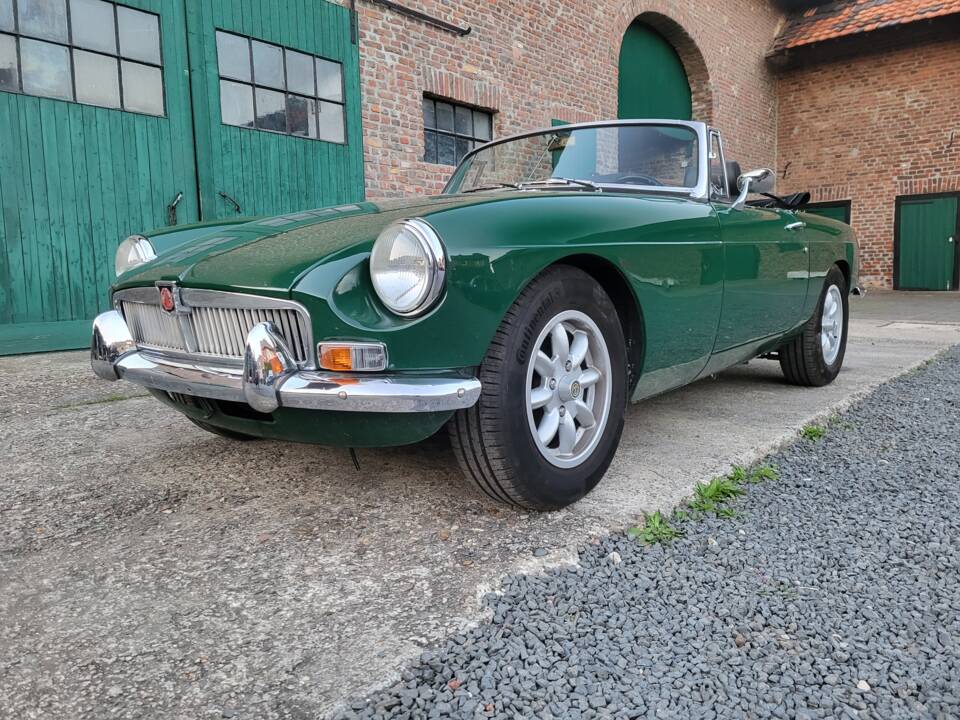 Image 3/58 of MG MGB (1971)