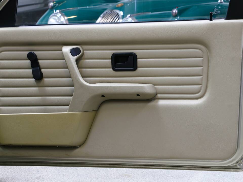 Afbeelding 31/40 van BMW 318i (1987)