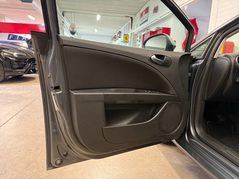 Bild 6/16 von SEAT Leon 1.8 TSI (2012)