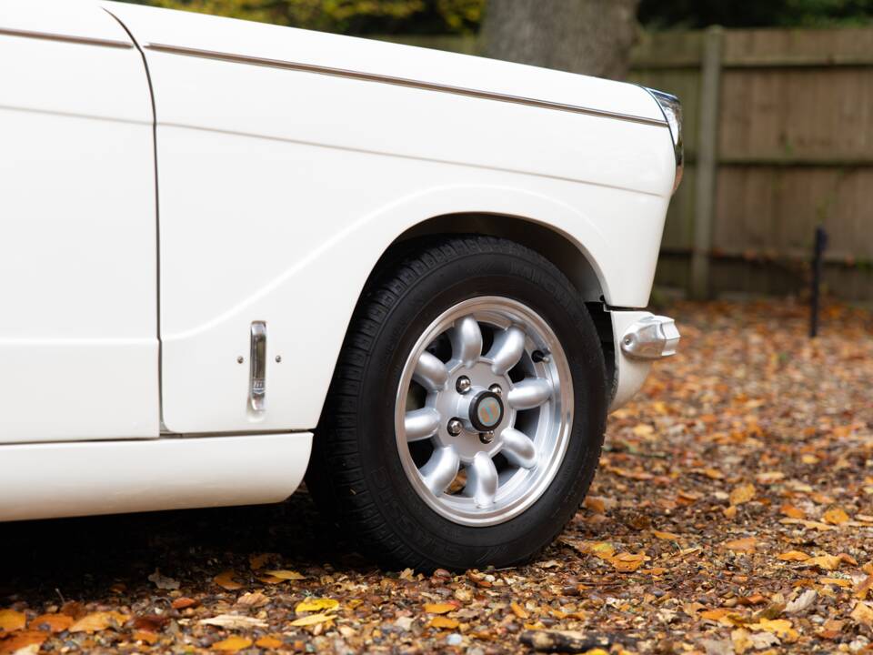 Image 30/50 of Triumph Herald 1200 (1967)