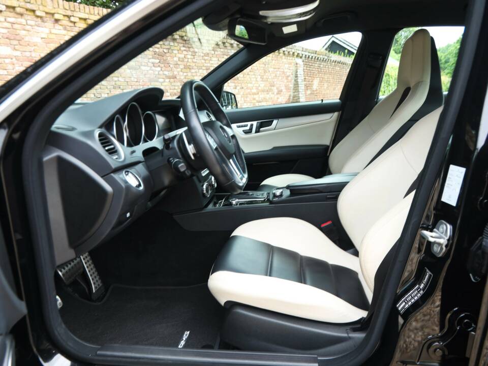Image 50/50 of Mercedes-Benz C 63 AMG (2012)