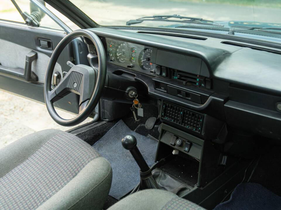 Image 22/48 of Lancia Beta Coupe 1600 (1978)