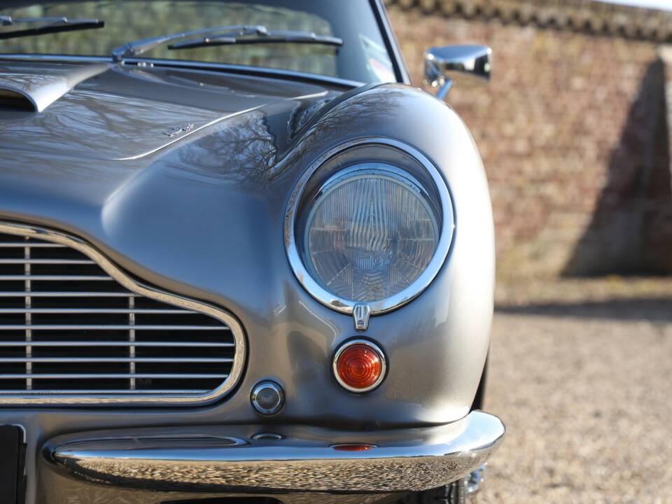 Bild 42/50 von Aston Martin DB 6 (1968)