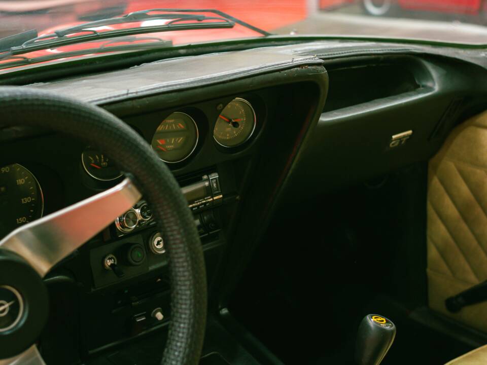 Bild 28/31 von Opel GT 1900 (1973)