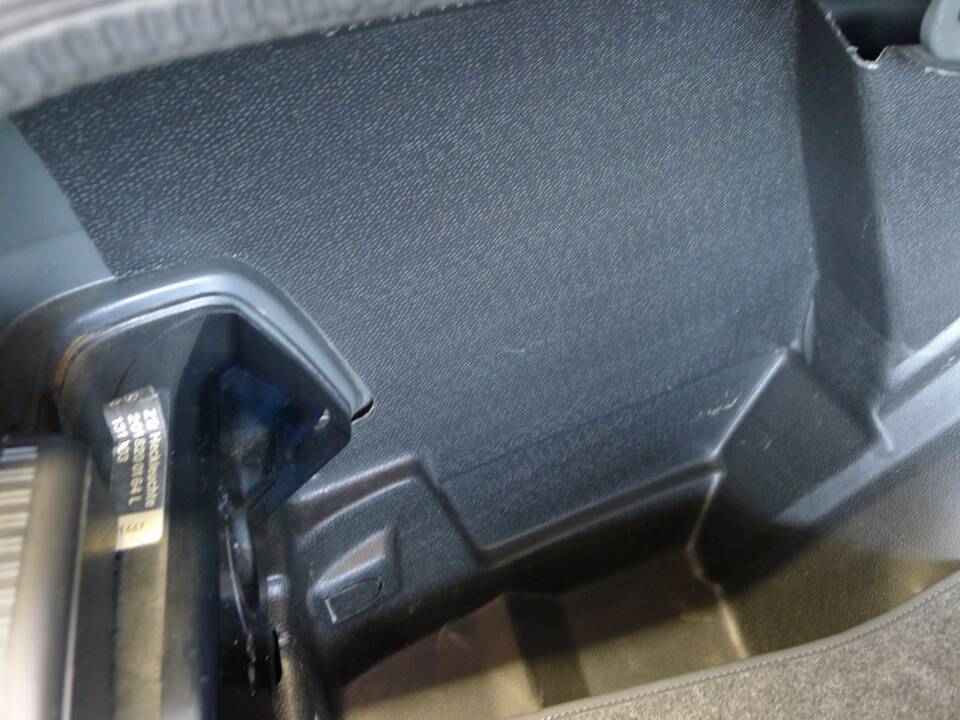 Image 23/49 of Mercedes-Benz 190 E 2.3-16 (1984)